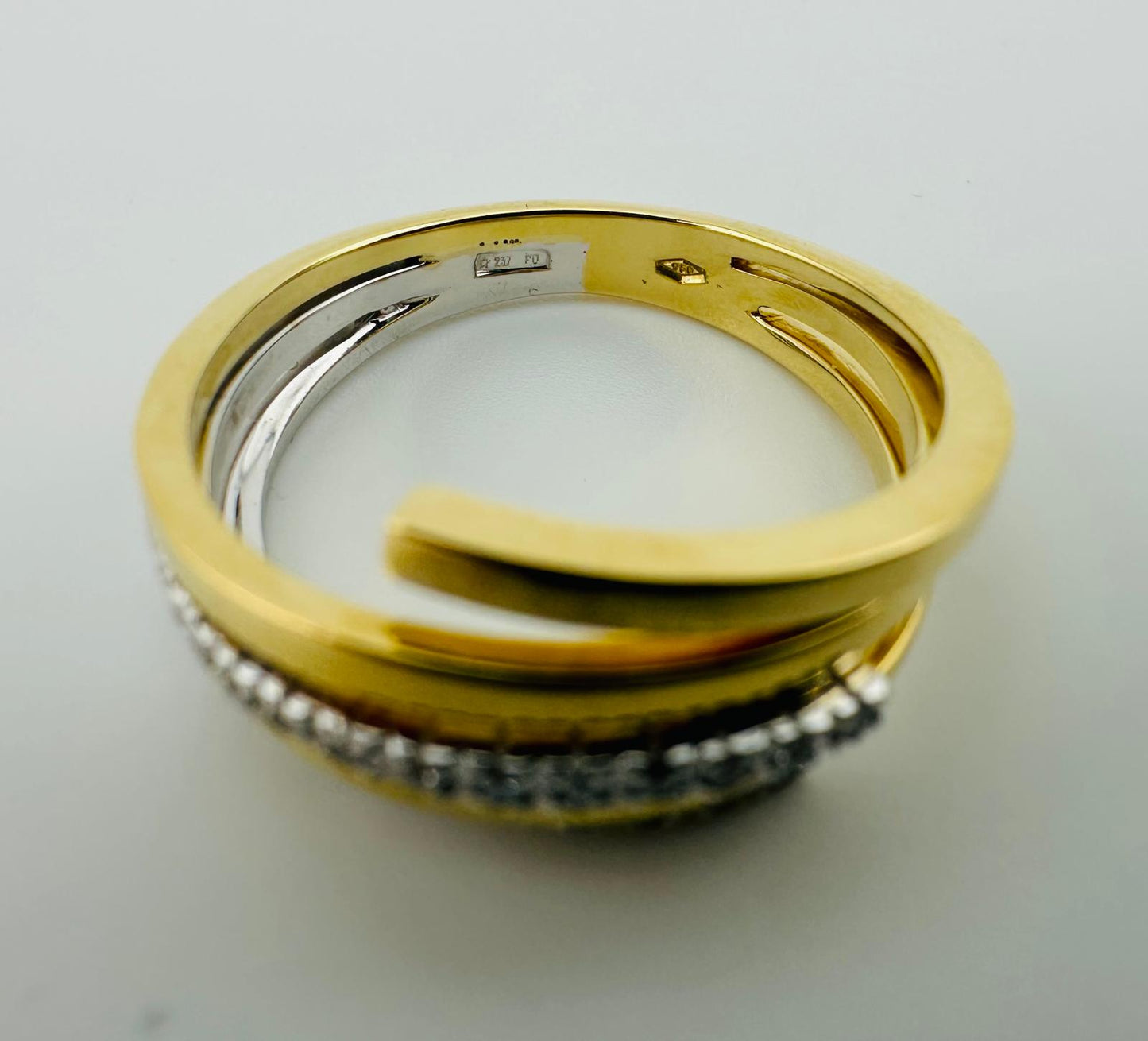 Bicolor Damenring 750/- mit 25 Brillanten insg. 0,375ct, 6,4g, gr. 57