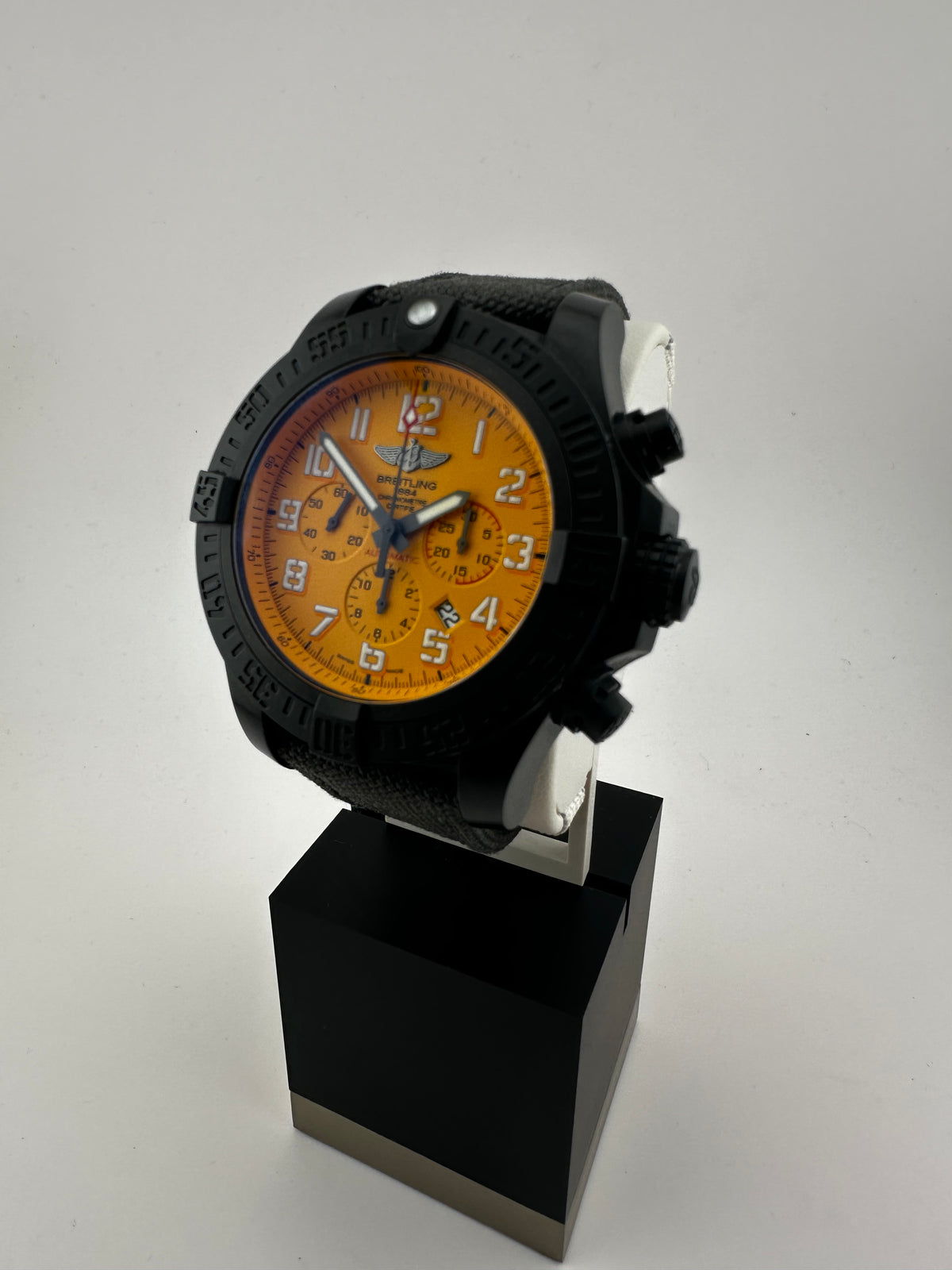 BREITLING Avenger Hurricane 12H XB0170 Fullset