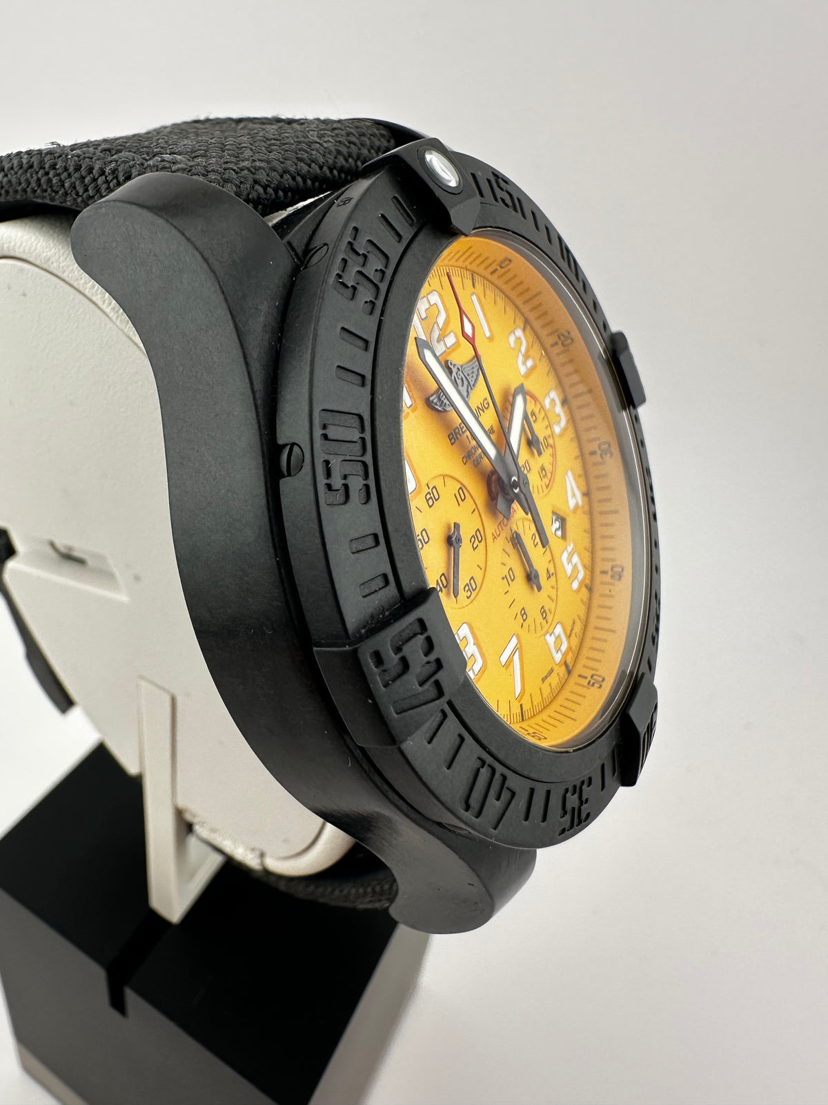 BREITLING Avenger Hurricane 12H XB0170 Fullset