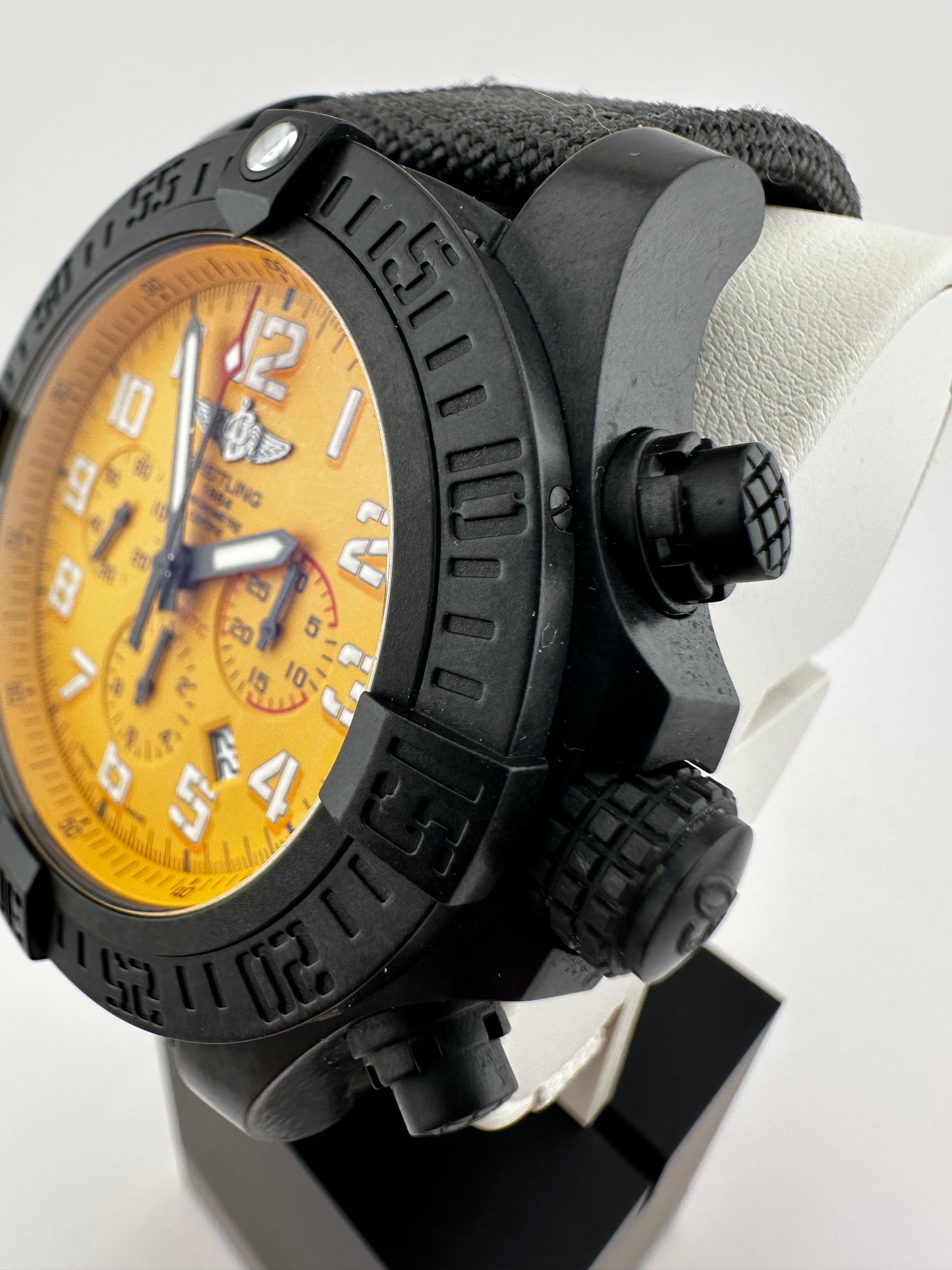 BREITLING Avenger Hurricane 12H XB0170 Fullset