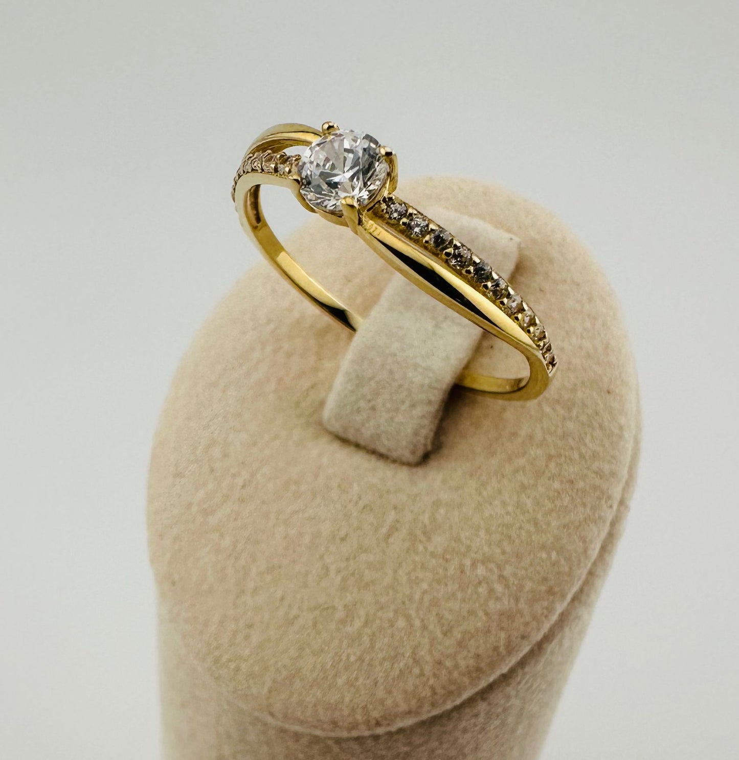 Verlobungsring 333/- Zirkonia